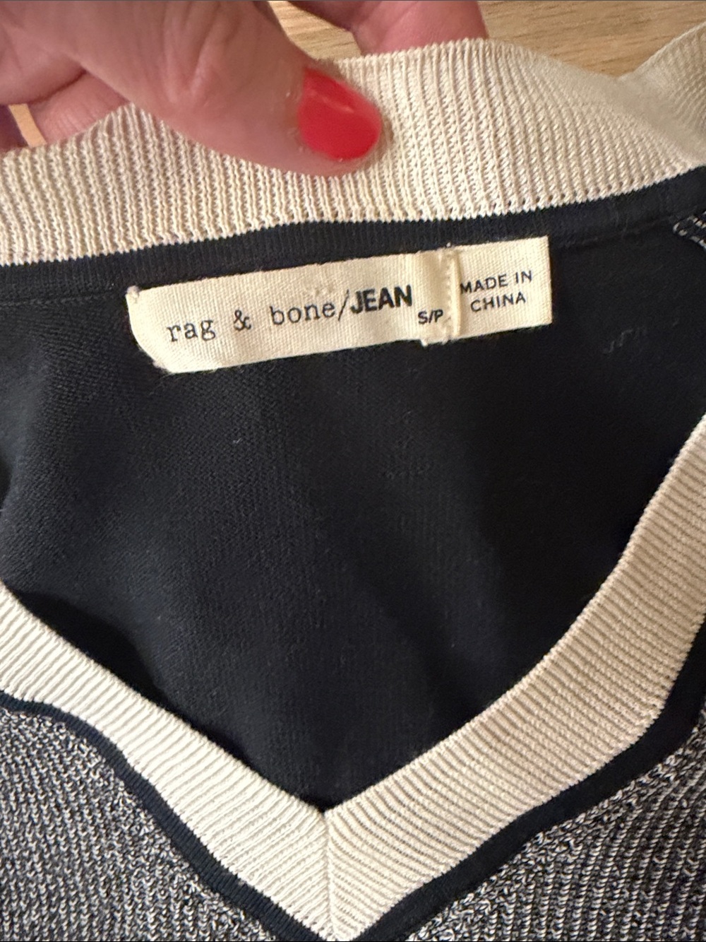 Rag & Bone Jean V-Neck Contrast Knit Sweater Small - Picture 2 of 4